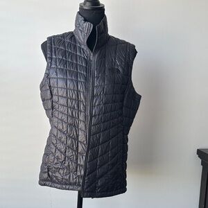 North face black vest